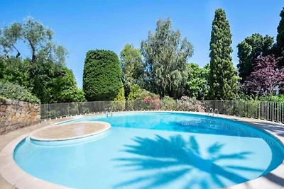 Cannes-Apartment mit Meerblick und Pool