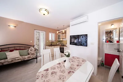 Gemütliches Ferienhaus in Podgora