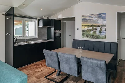 Giethoorn Lakehouse Retreat
