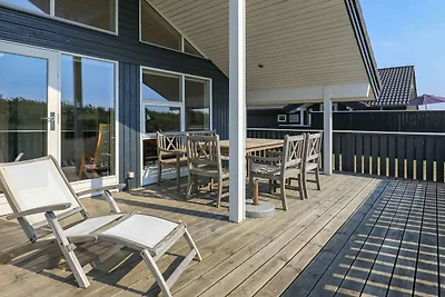 6 person holiday home in Ringkøbing-By Traum