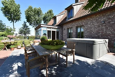 Herrenhaus Den Ast mit Whirlpool und Garten