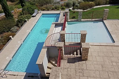 Ferienhaus mit Aussicht und privatem Pool