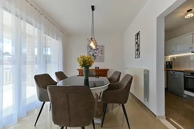 Wohnung mit Garten in Trogir