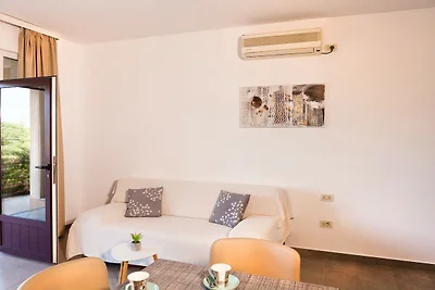 One Bedroom Apartment with Terrace and Sea Vi...