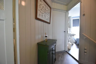 Quintessential holiday home in Ouddorp with...