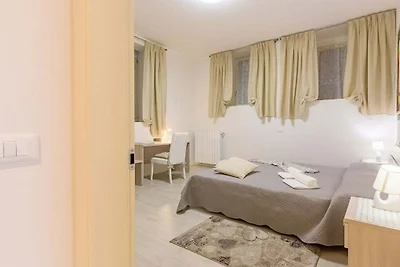 Ferienwohnung in Salò mit Schwimmbecken