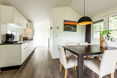 Comfortabel chalet in Noordwijkse zee op 2,5...