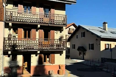 Haus in Les Allues in der Nähe der Gondelbahn