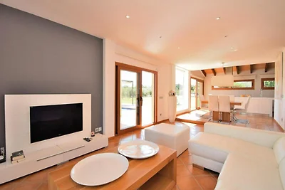 Villa in Muro met zwembad en jacuzzi