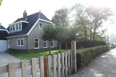 Moderne Villa mit Garten in Groet