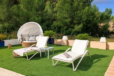 Gezellige villa in St Josep met privé zwembad