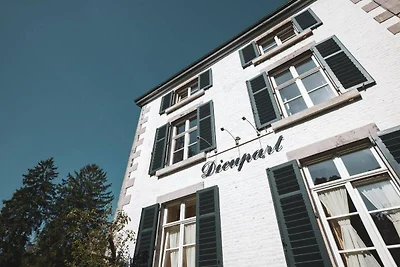 Gemütliche Wohnung 2, Schloss aus dem 16.