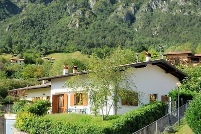 Ferienhaus in Idro Lombardei mit Garten