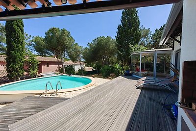 Geräumiges Ferienhaus in Agde mit Whirlpool