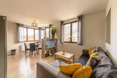 An den Toren des Kaiserlichen Palastes, 4.