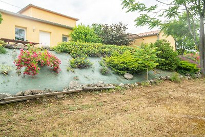 Verführerisches Ferienhaus in Largentière mit...