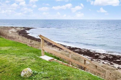 Ritiro tranquillo vicino al mare -- By Traum...