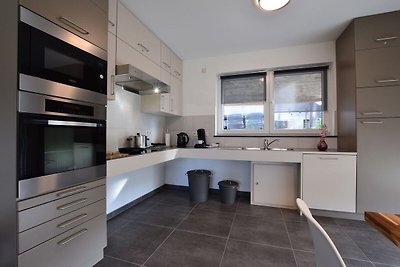 Idyllisches Appartement in Léglise mit großem...