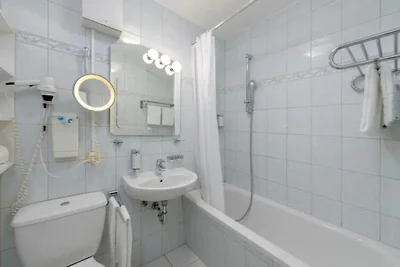 Sunday Hotel des Nordens Deluxe...