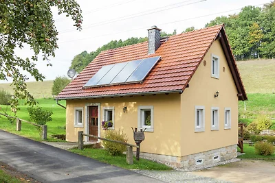 Modernes Ferienhaus mit Garten in Lohsdorf