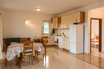 Bodul Vacation Apartment - Two Bedroom Apartm...