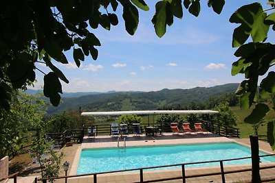 Agriturismo ad Apecchio con piscina