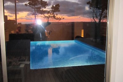 Moderna casa vacanze a Cela con piscina...