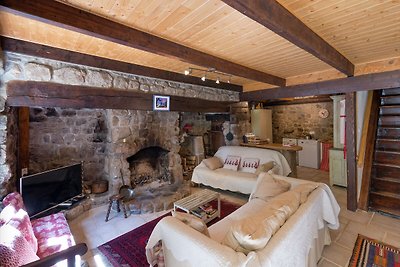 Gerestaureerde stenen boerderij in de Ardèche