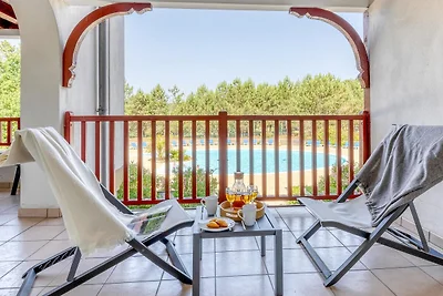 8-Person Scenic Landes Forest Apartment