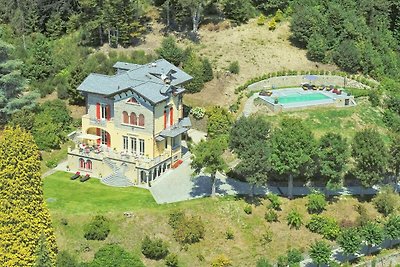 Luxuriöse Villa im Piemont mit Whirlpool