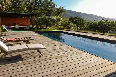 Ferienhaus in Bonnieux mit Schwimmbecken