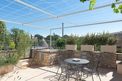 Trulli in Puglia con Piscina e Panorama