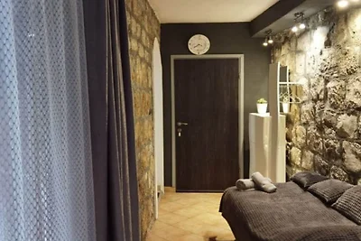 Apartments Diadora - Studio apartment Stone