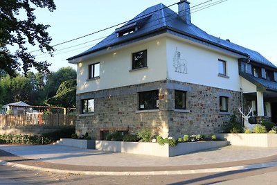 Schönes Ferienhaus am Wald in Amel