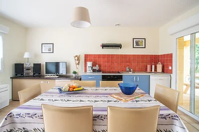 Verführerisches Ferienhaus in Largentière mit...