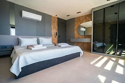 Villa in Kalkan mit Schwimmbecken