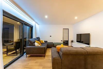 Moderne Familienvilla in Biograd