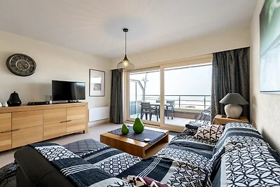 Apartamento con vistas al mar y terraza...