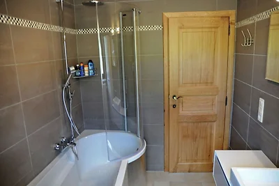 Moderna Casa Vacanze a Somme Leuze con Sauna