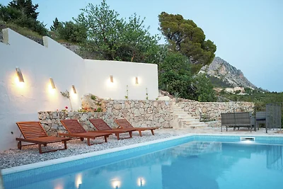 Villa in Podgora mit beheiztem Pool