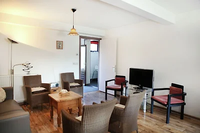 Komfortable Wohnung mit Blick auf Obstgärten