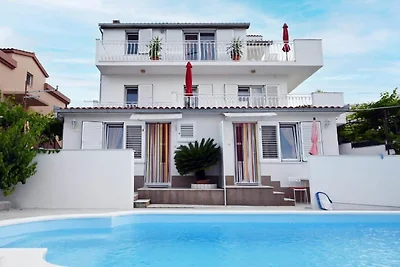 Apartments Mihovilovi