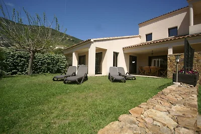 Moderne Villa in Coggia mit Balkon