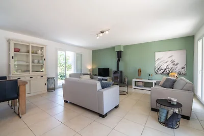 Luxe villa in Oupia met privé zwembad