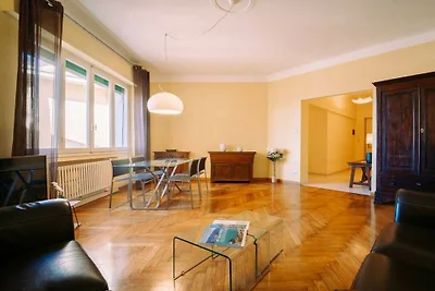 Elegant Apartment in the Center