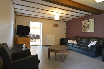 Casa vacanze a Libomont con sauna e jacuzzi