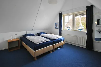 Deluxe-Strandvilla mit Garten