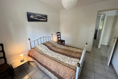 Villa mit Garten und Grill in ruhiger Lage