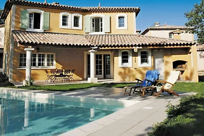 Schöne Villa in Domaine de Fayence mit...