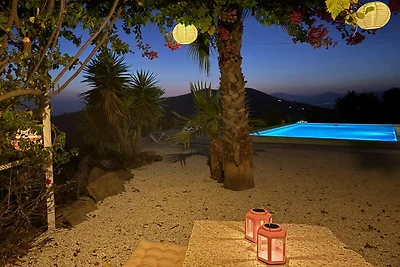 Villa in Arenas mit Meerblick und Pool